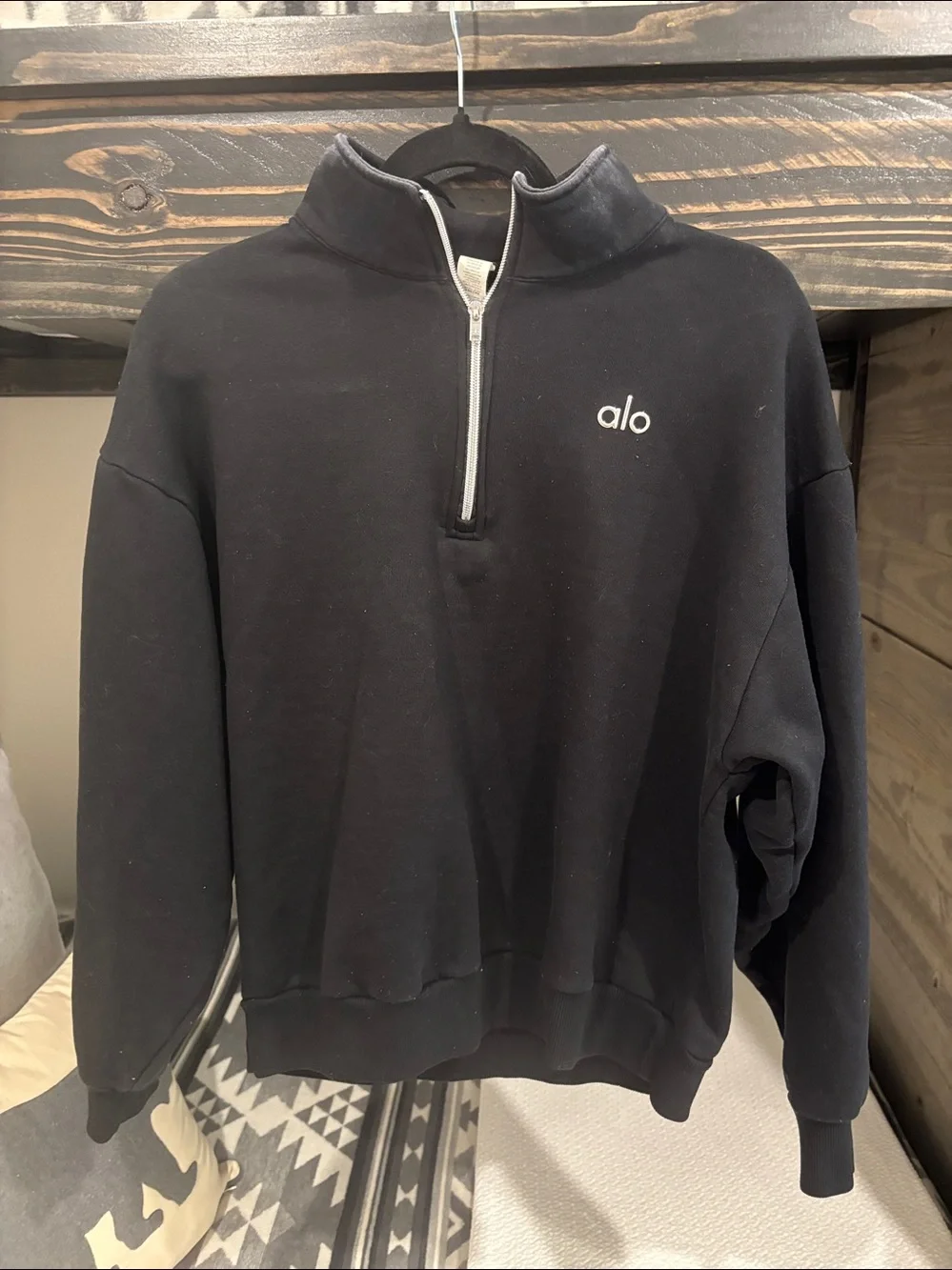 ALO Accolade 1/4 Zip Pullover - Black. Size XS.  Good Used Condition.