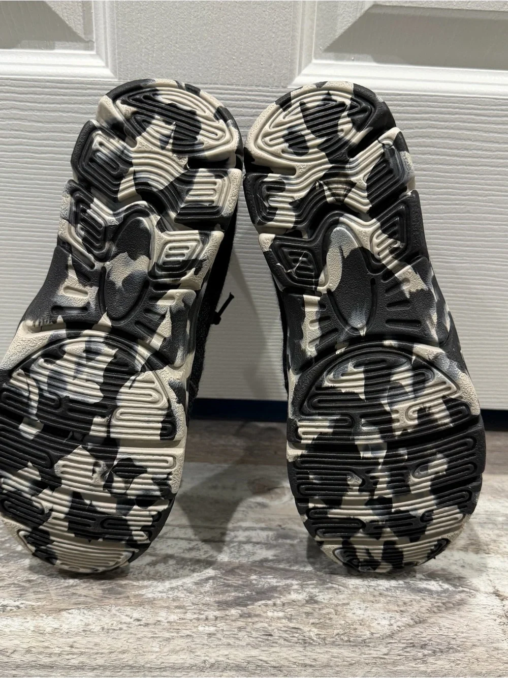 Woolloomooloo fraser black