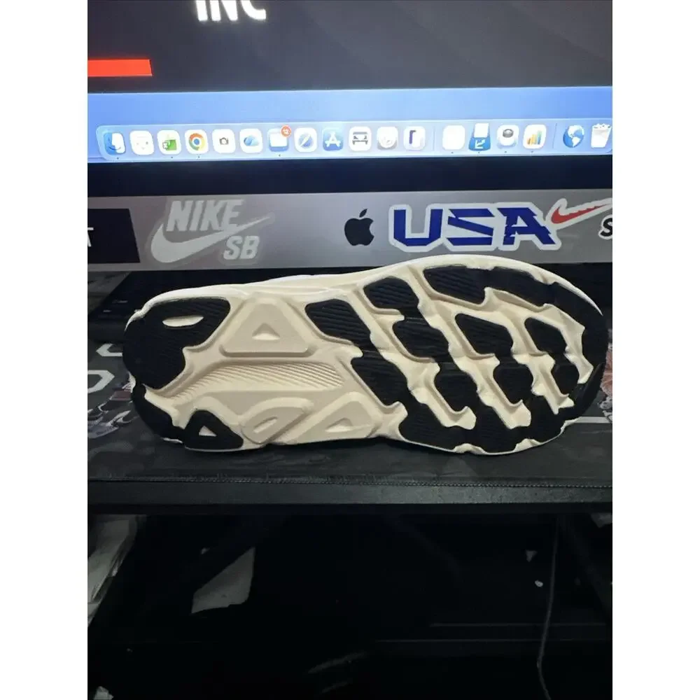 Hoka One One thanks shopping