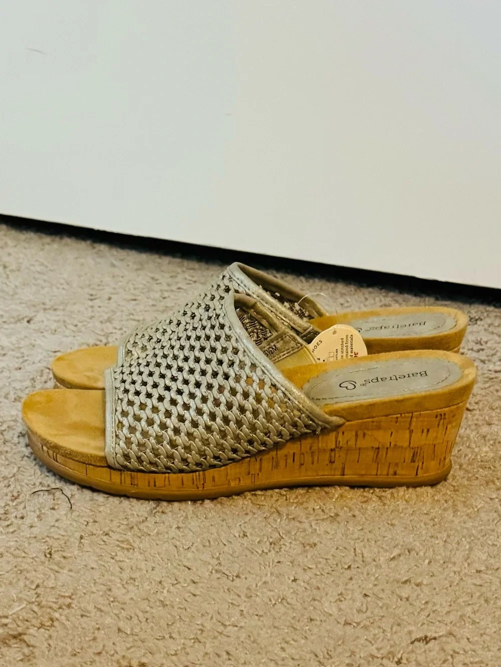 Pretty Baretraps size 6.5 champagne color Flossey slip on wedge sandals new