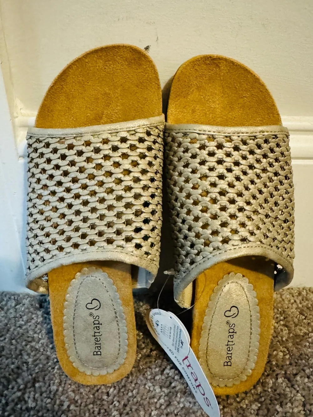 Pretty Baretraps size 6.5 champagne color Flossey slip on wedge sandals new