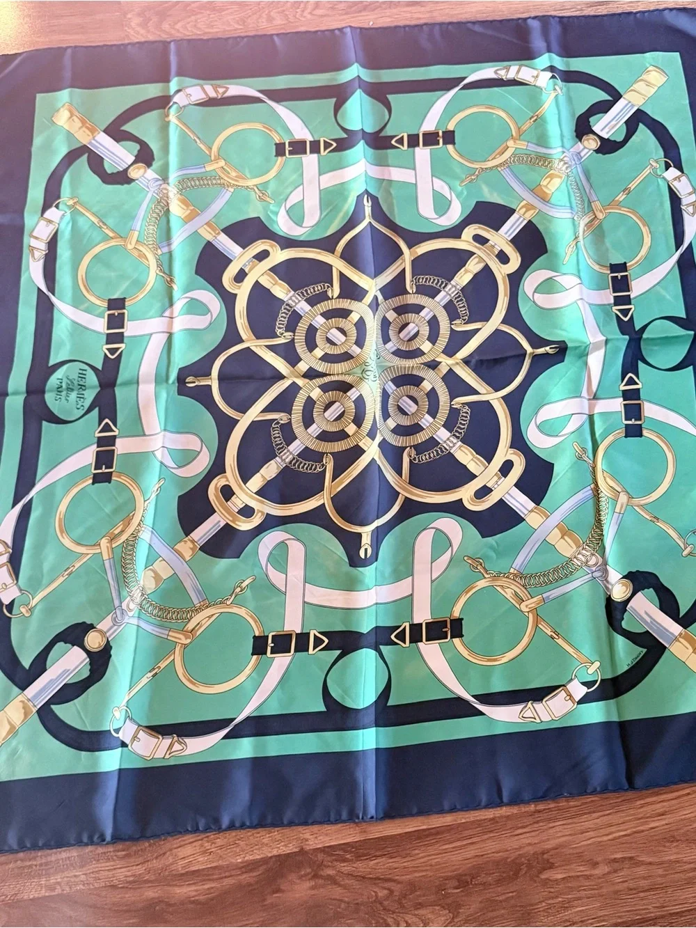 Hermes good silk