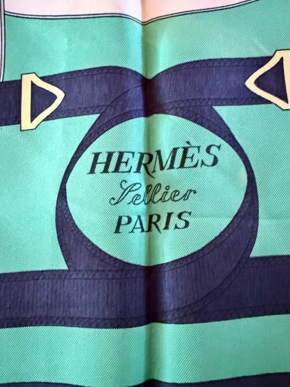 Hermes good silk