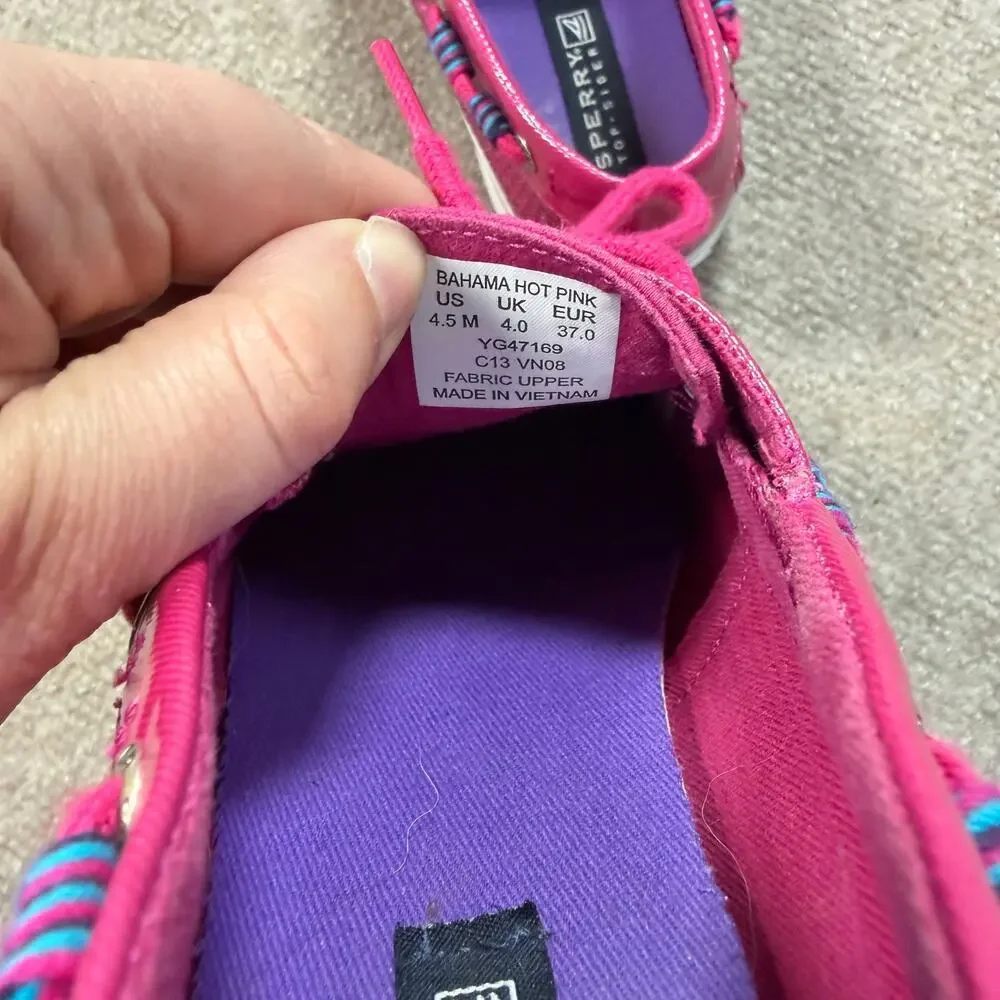 Sperry brand top