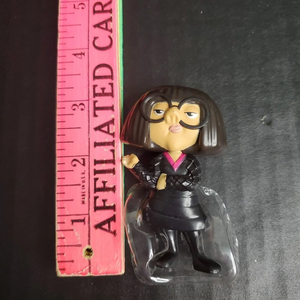 McDonald's Disney Pixar 2021 Incredibles Edna Mode Toy Figure