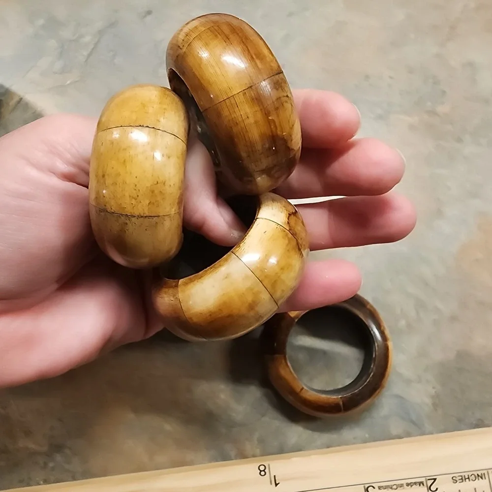 Vintage Round Wood Napkin Rings Set of 6 Natural Wood Tone Unique Beautiful(S14)