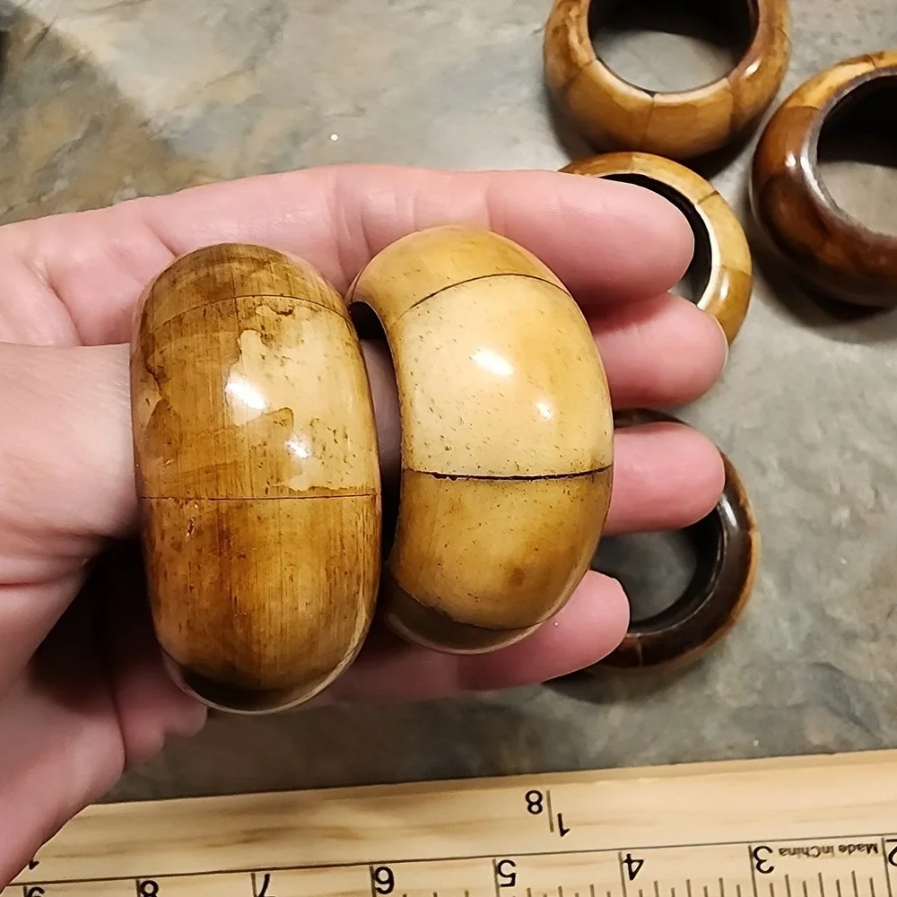 Vintage Round Wood Napkin Rings Set of 6 Natural Wood Tone Unique Beautiful(S14)