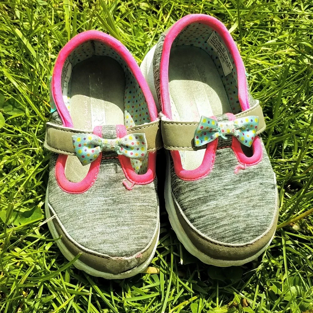 🍦 Skechers bitty bow shoes💫