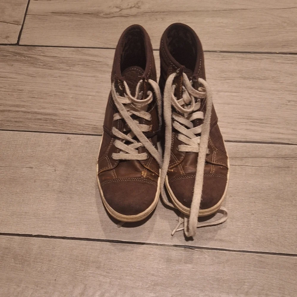 🍦 Kenneth Cole Reaction boys sport high top☃️