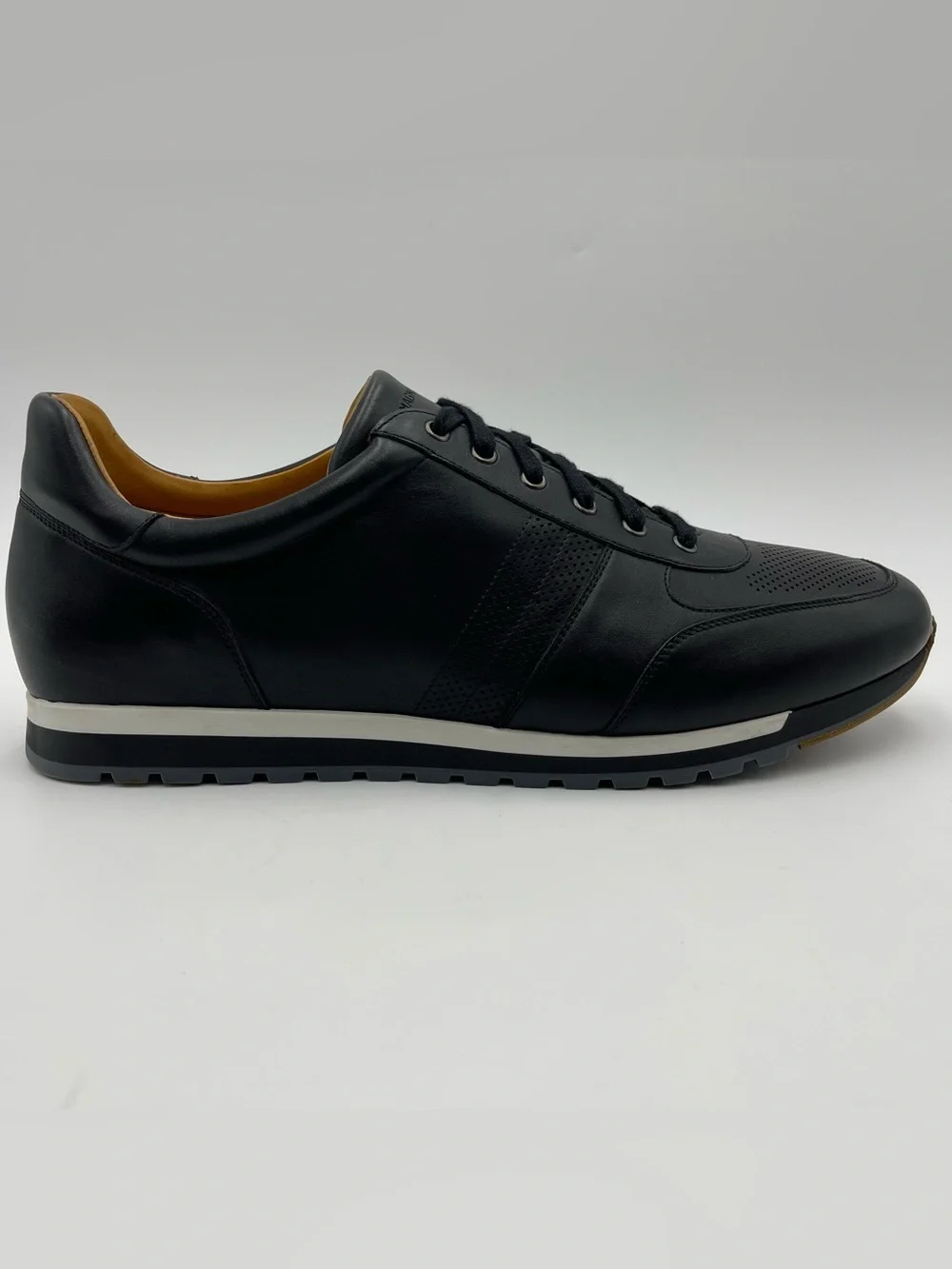 Magnanni no toe detailing