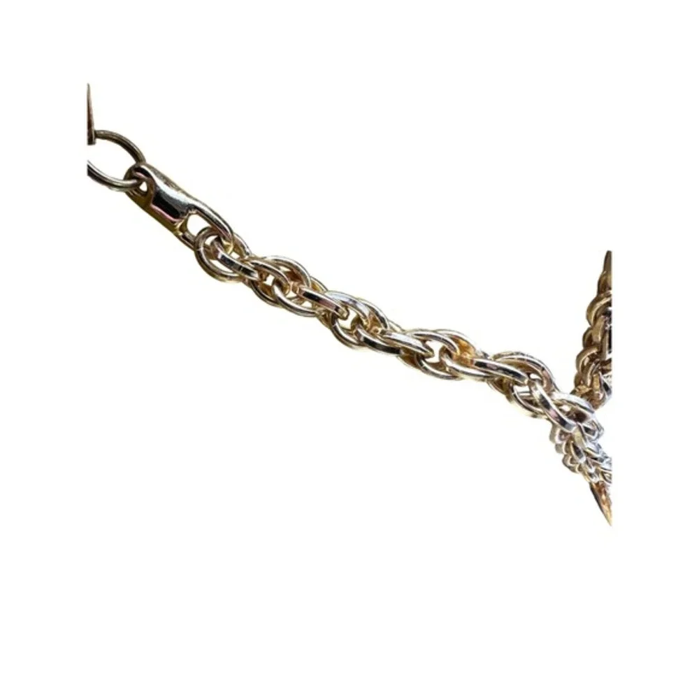 Unbranded catches piece