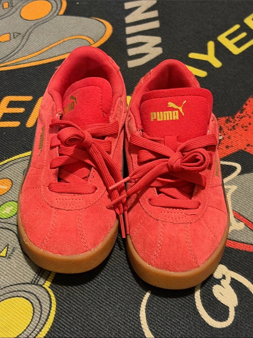 Chicago Bulls bundle Sz 2 puma paired with youth size snapbacks