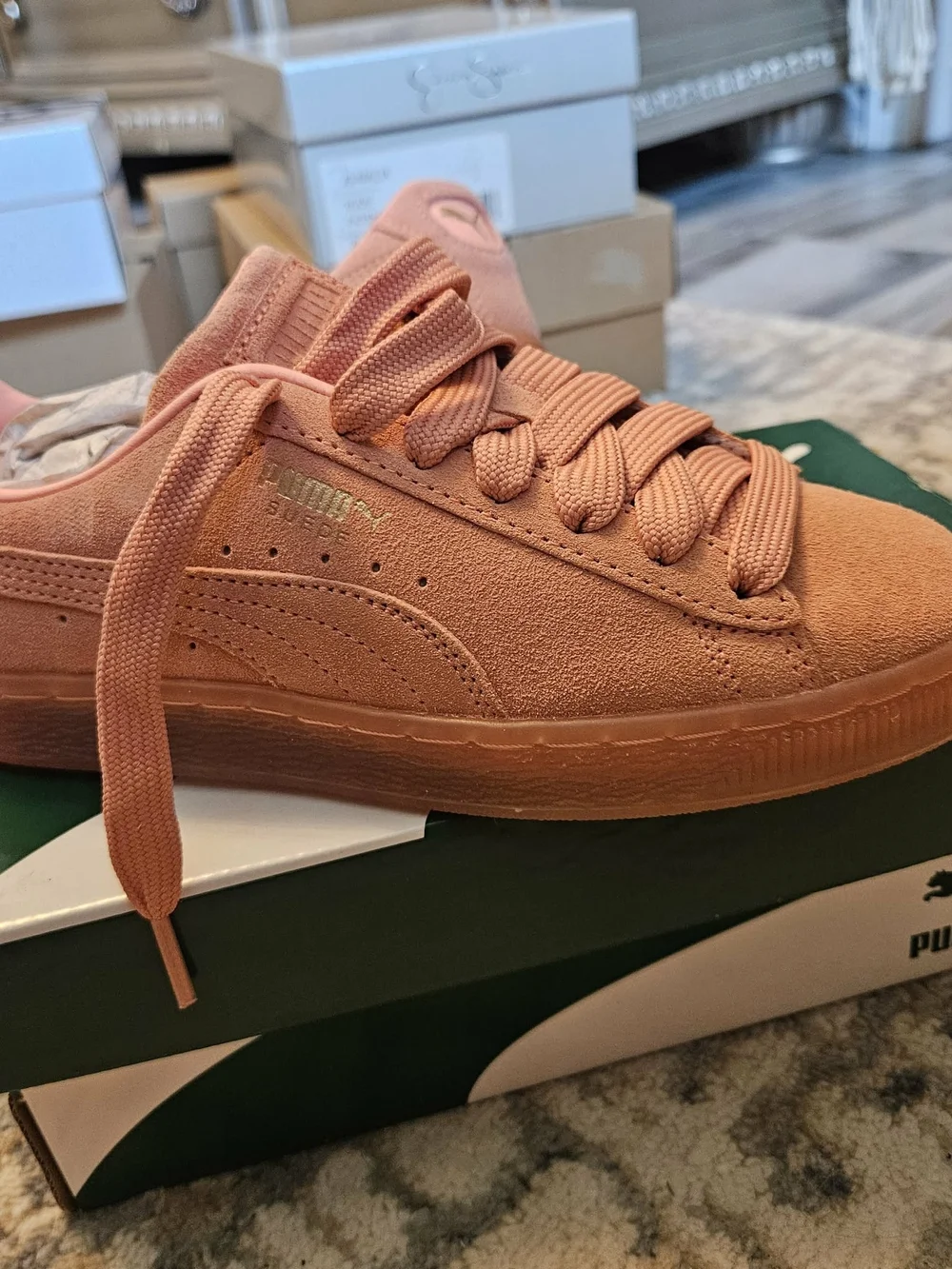 Puma logo thick gold