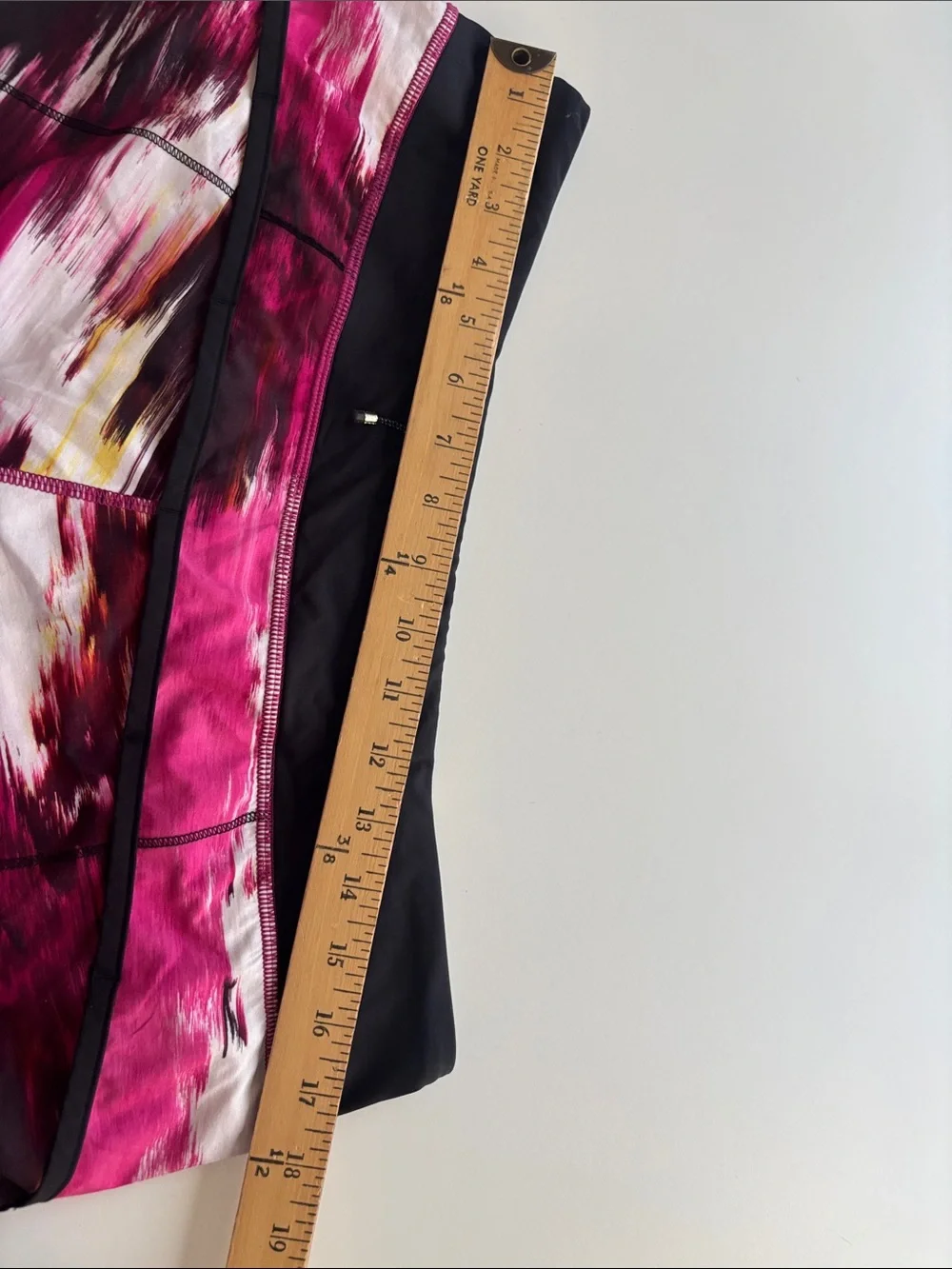 lululemon athletica magenta curved movement