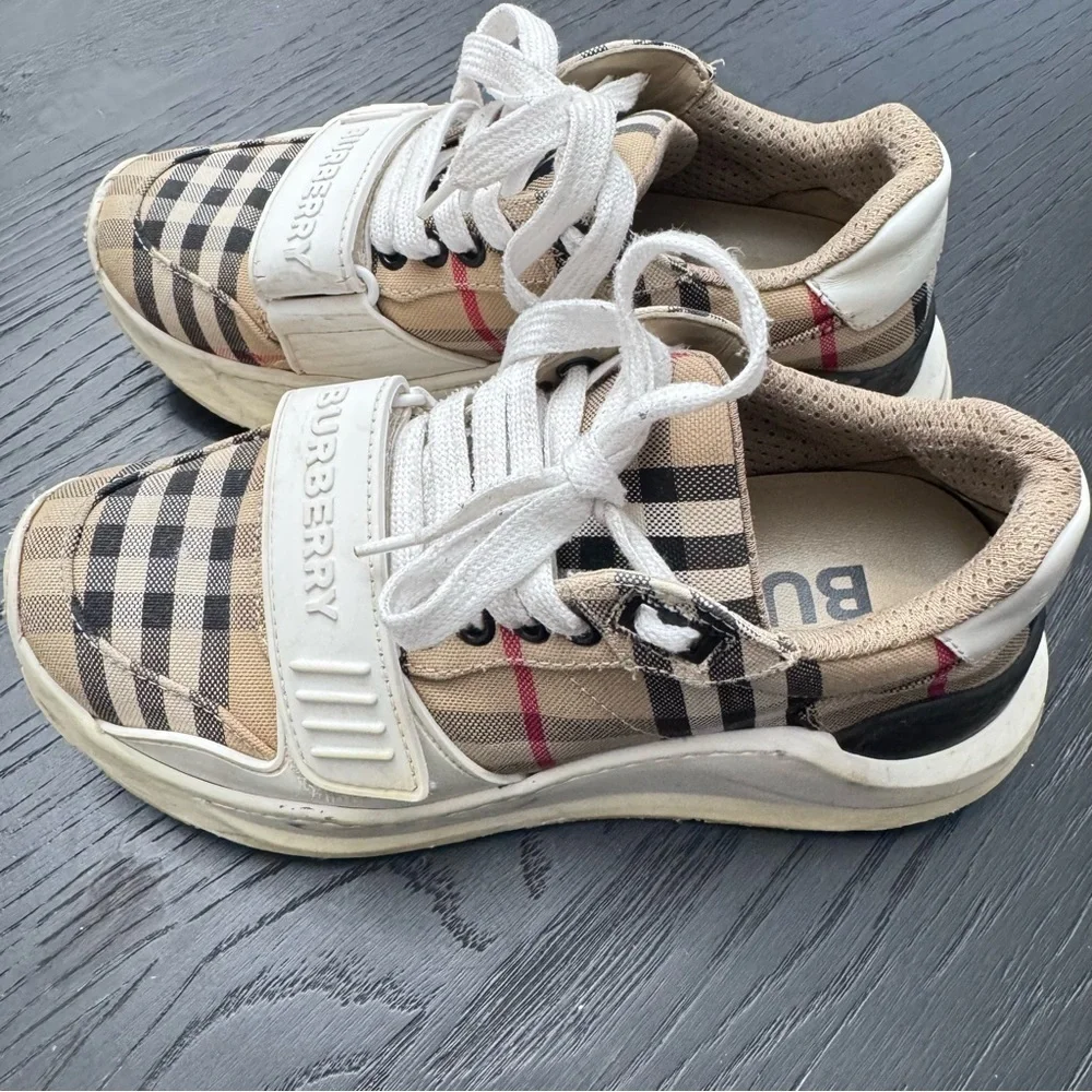 Burberry women’s regis