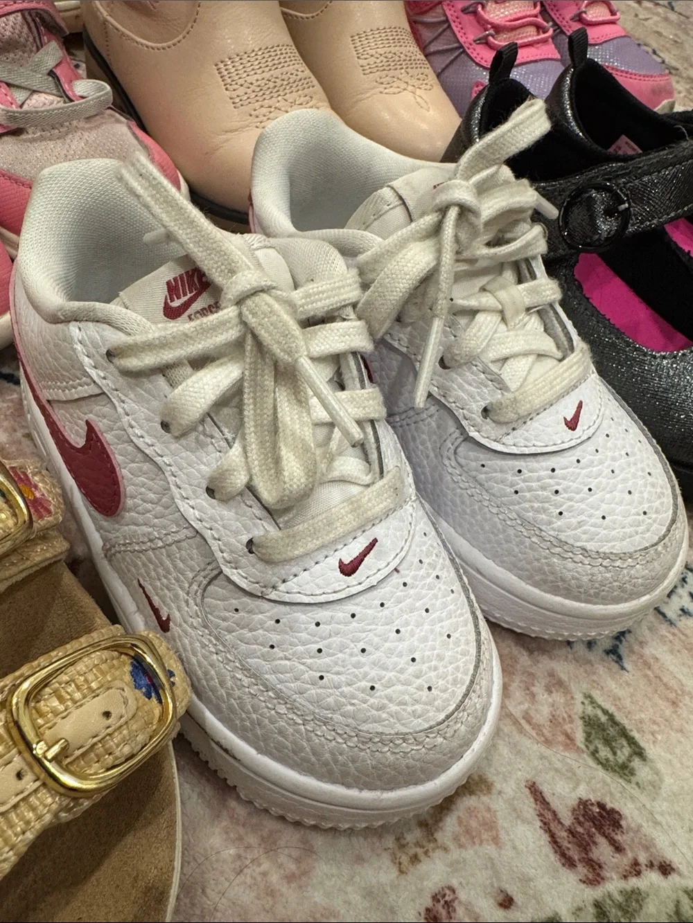 Nike more stride
