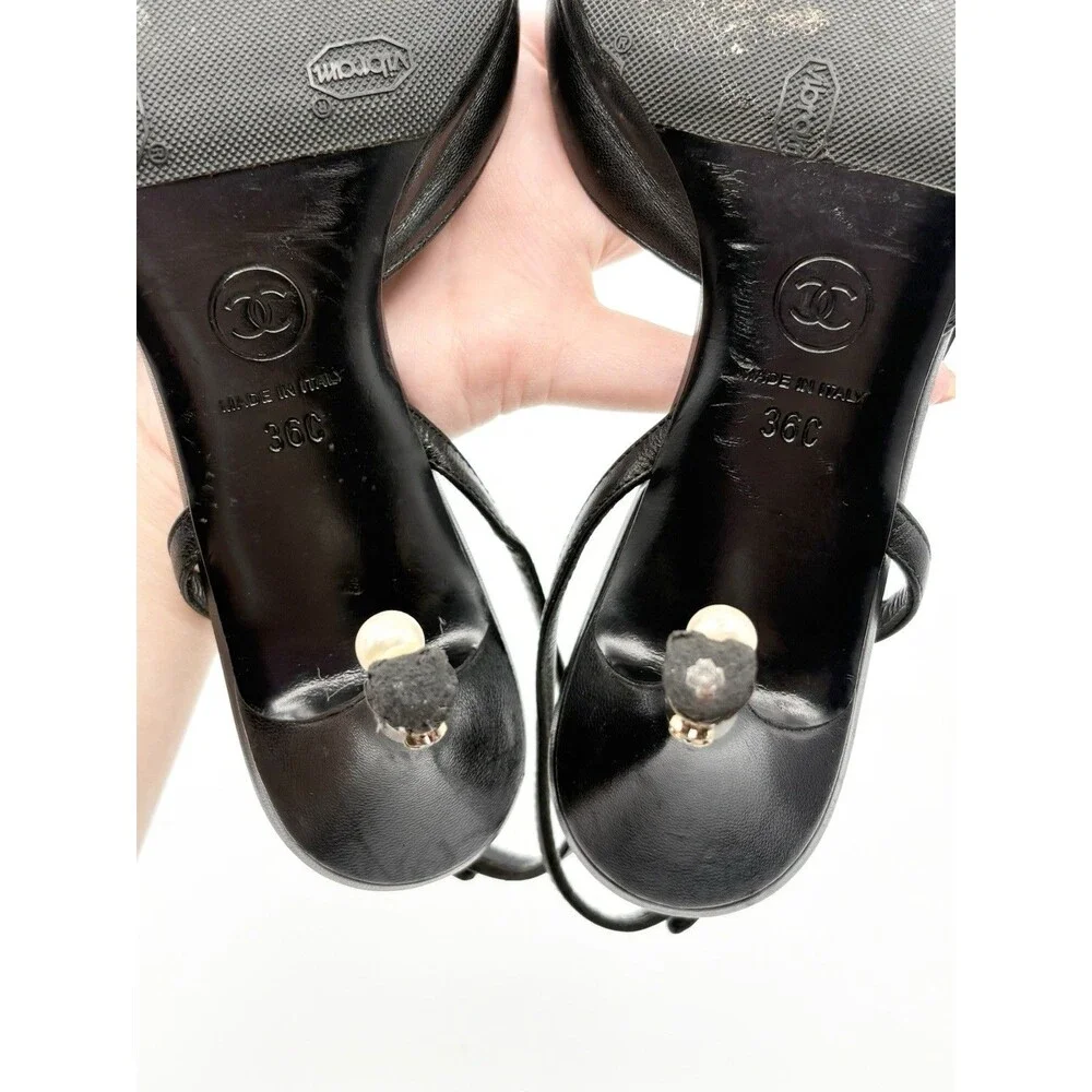 CHANEL black slingback