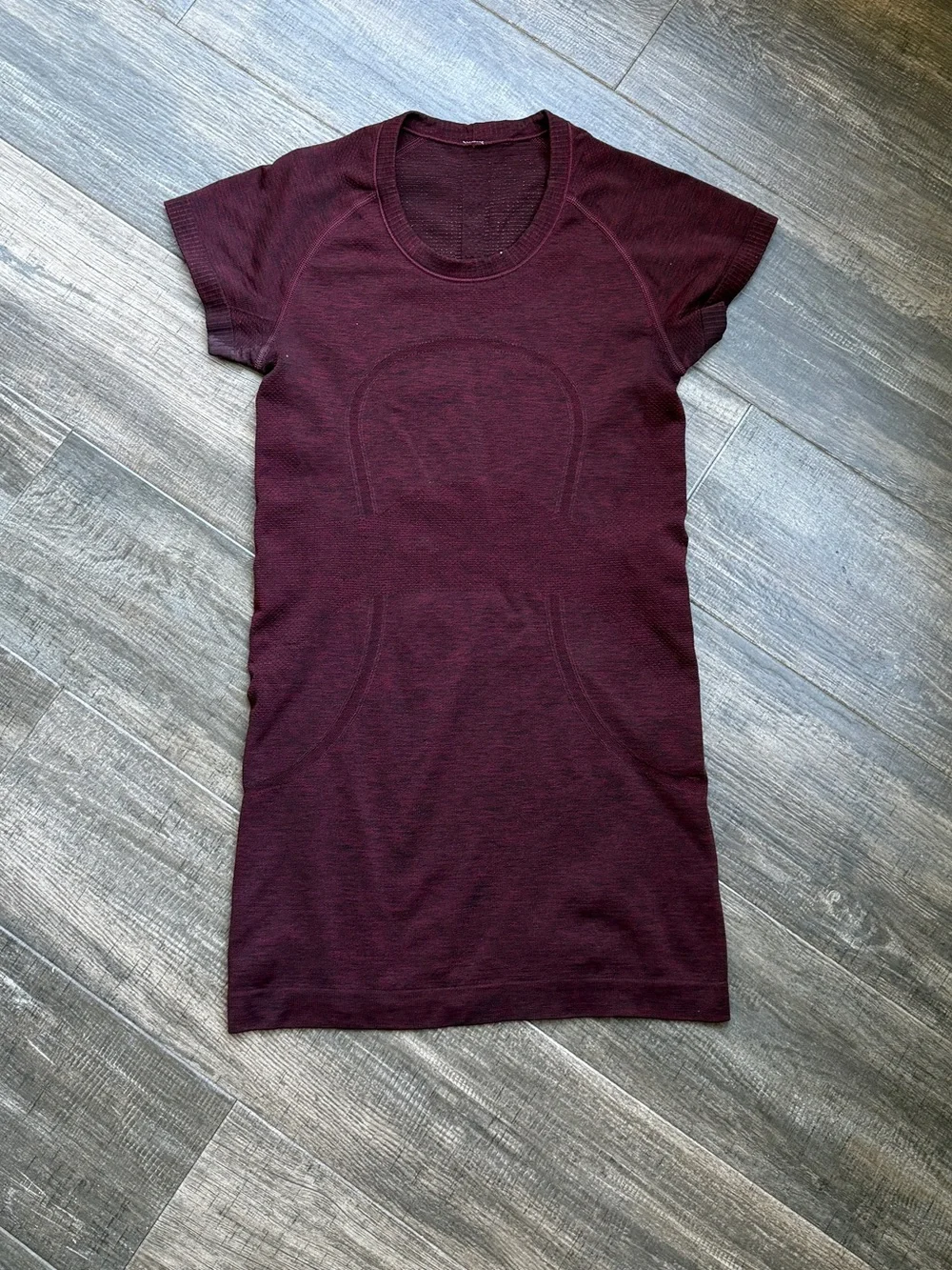Burgundy Lululemon short sleeve shirt #athletic #activewear
