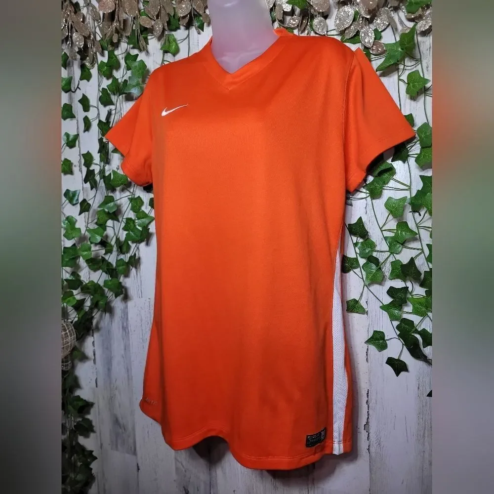 NWOT Nike Challenge Jersey