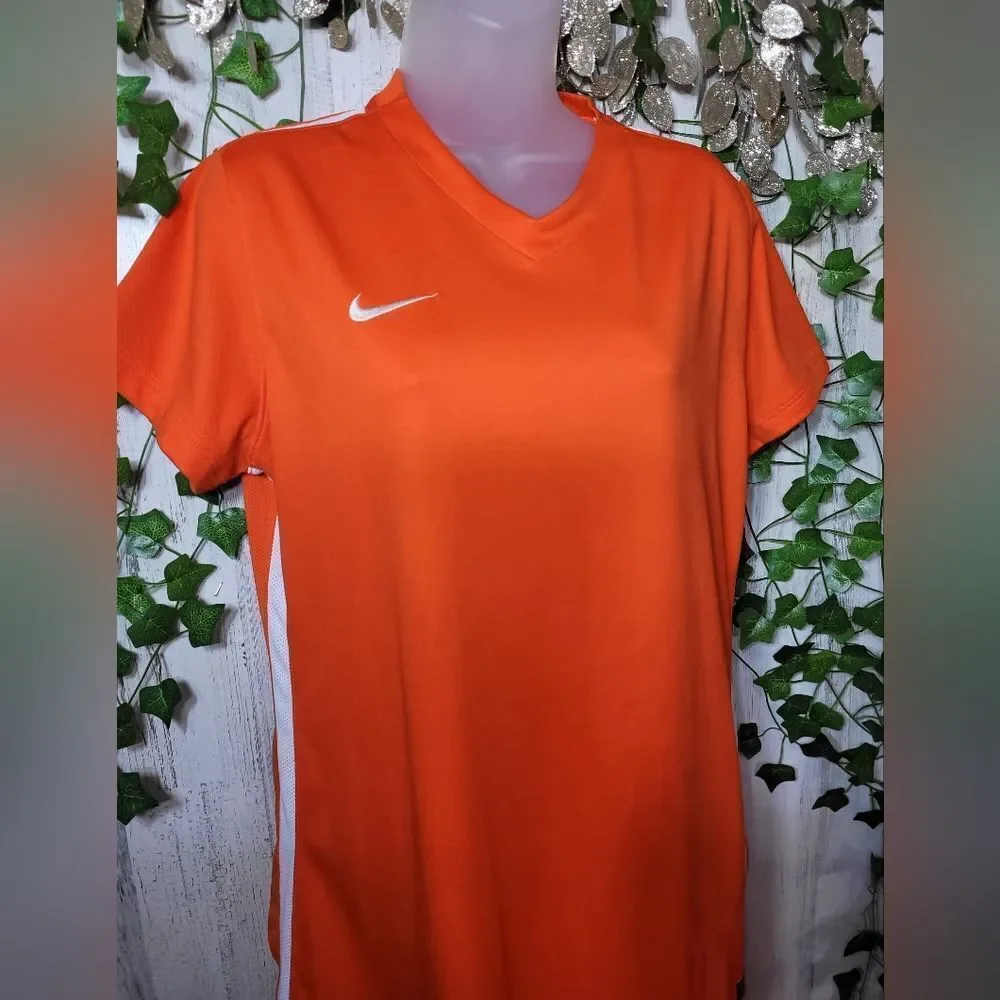 NWOT Nike Challenge Jersey