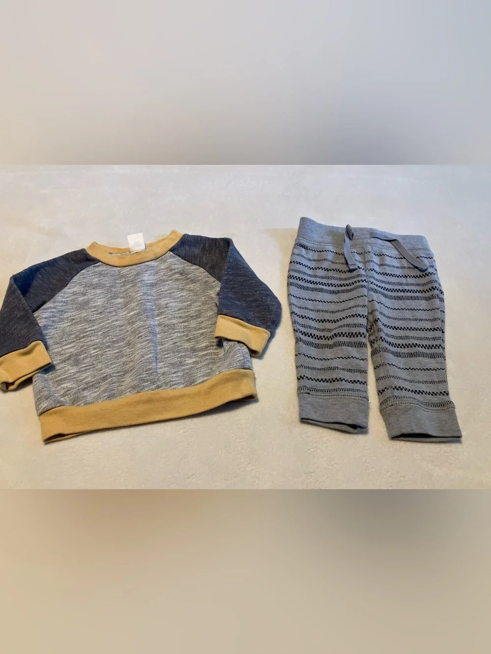 Kids Two-Piece Cozy Sweatshirt & Pants Set - Gray & Mustard