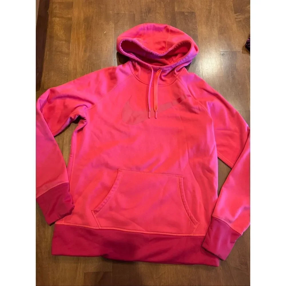 Woman’s Nike Therma fit size L