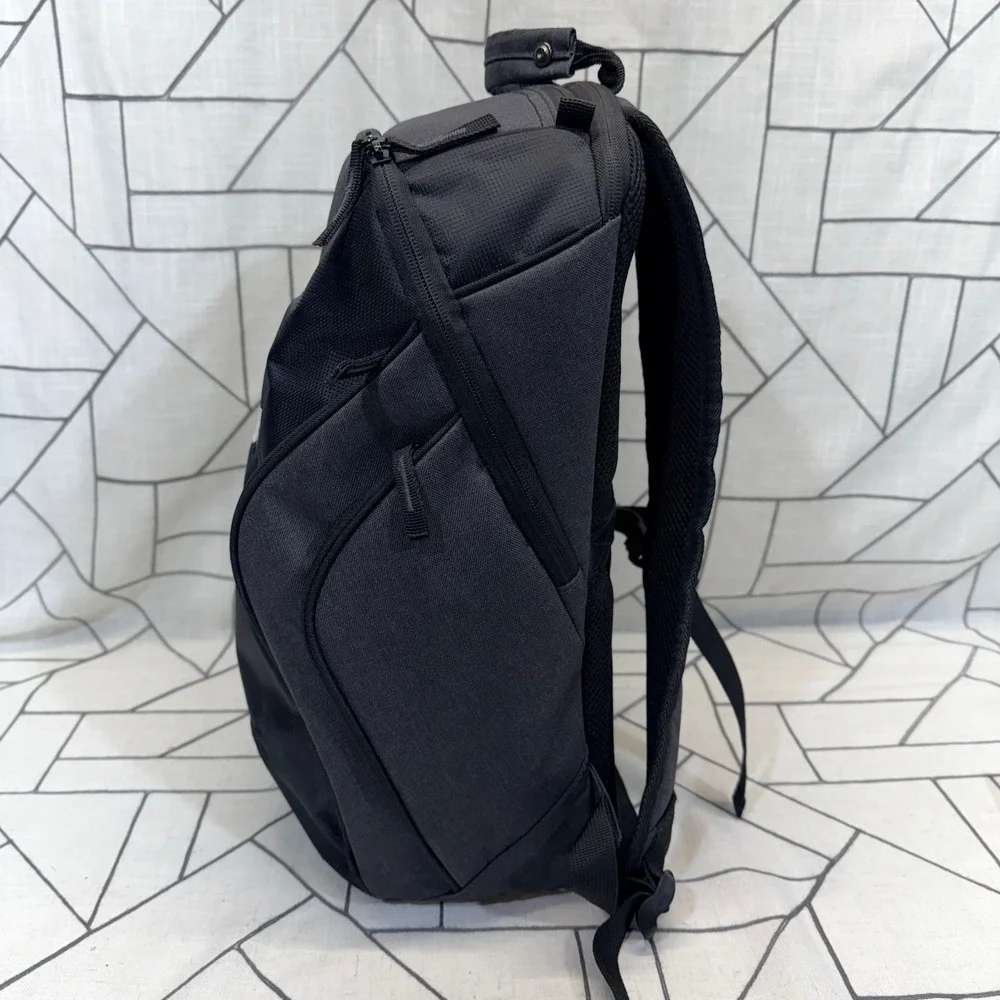 OGIO black sleeve zippered