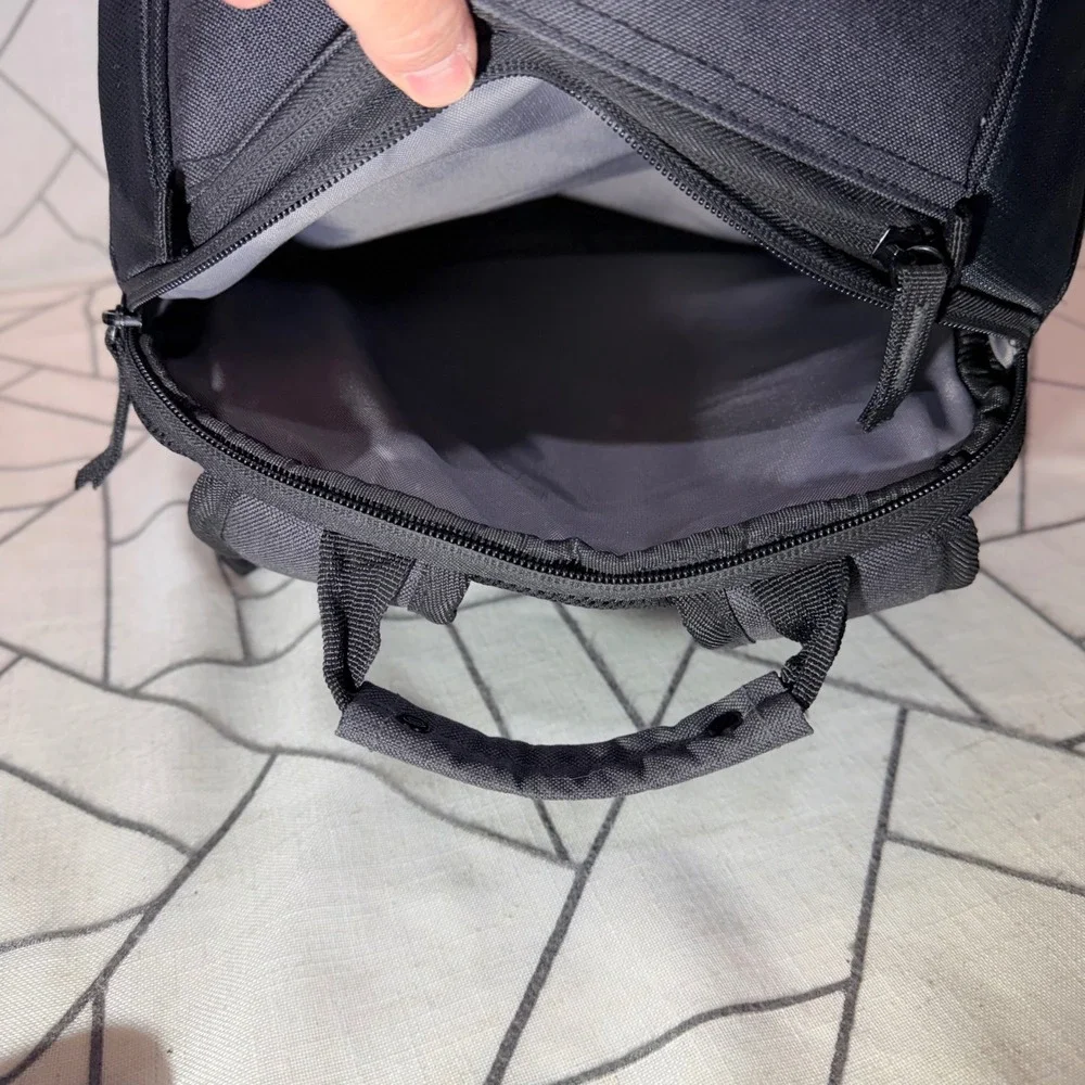 OGIO shoulder we