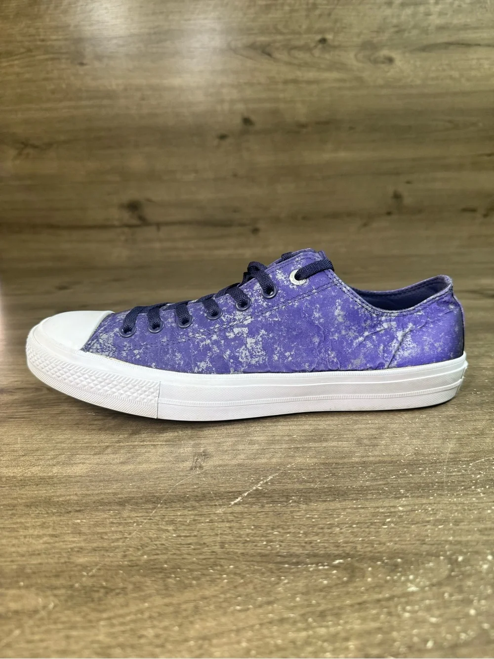 Converse low top