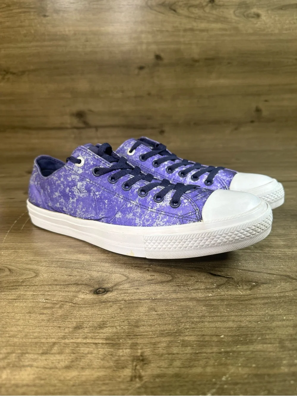 Converse low top