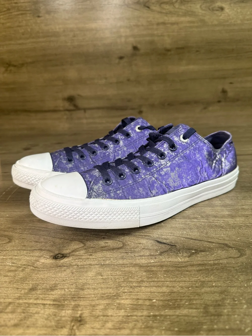 Converse low top