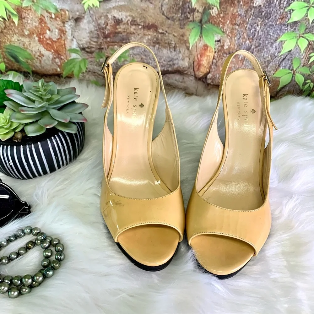 KATE SPADE Nude/Gold Quiet Luxury Minimalist Peep Toe Patent Wedges, 8B
