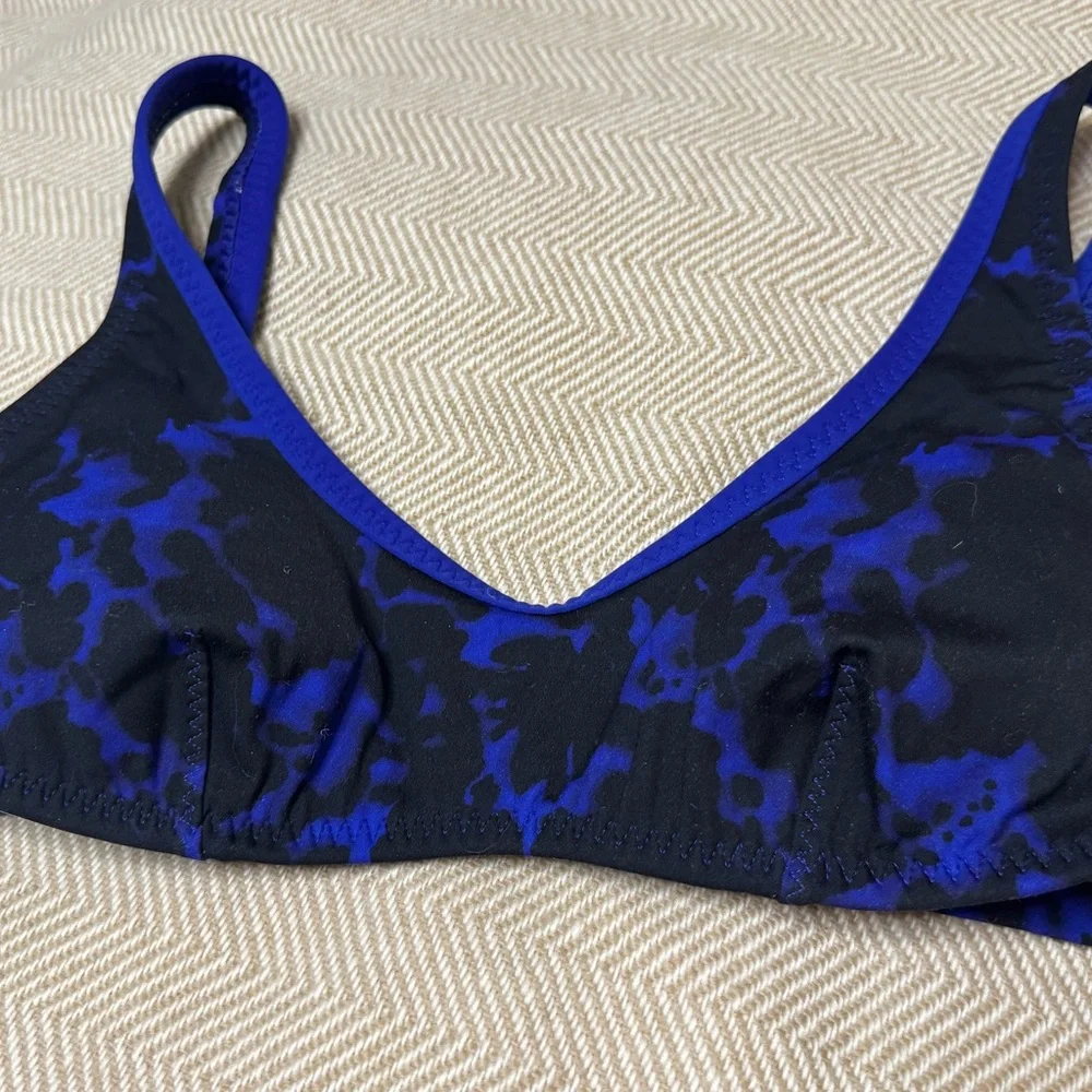Fabletics Sunset Scoop Blue Bikini Top Size XS Athleisure Sporty Bra Gymwear