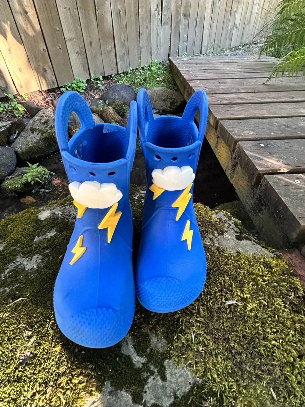 CROCS - Kids Blue Lightning Rain Boots with Cloud Detail