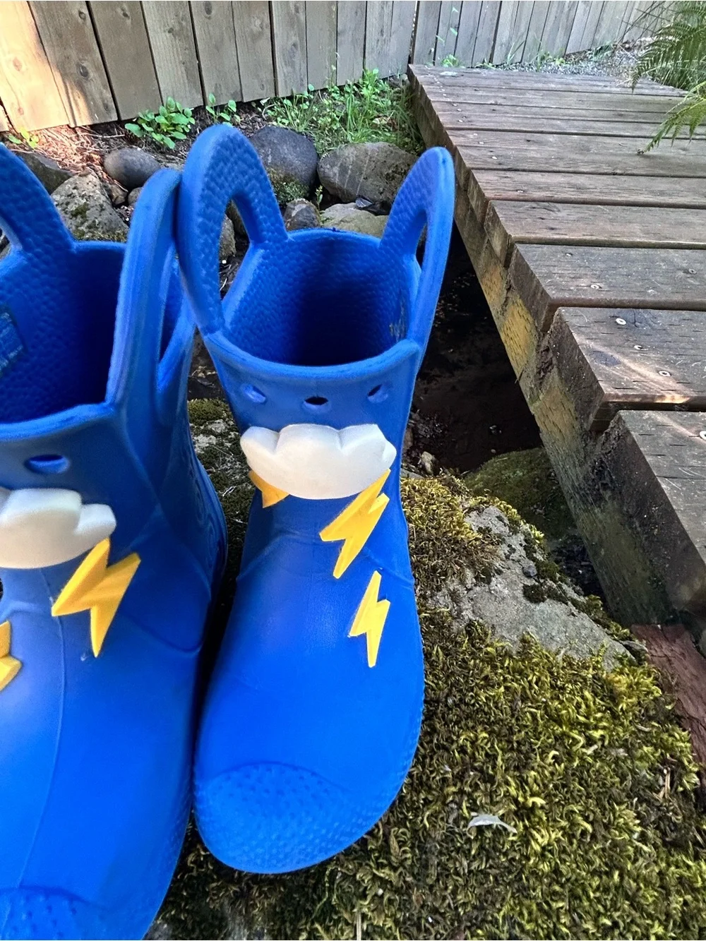 CROCS - Kids Blue Lightning Rain Boots with Cloud Detail