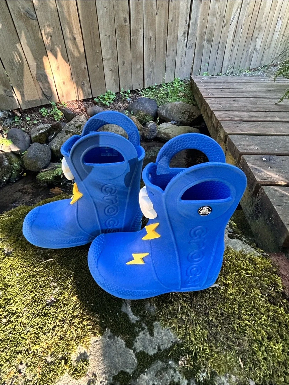 CROCS - Kids Blue Lightning Rain Boots with Cloud Detail