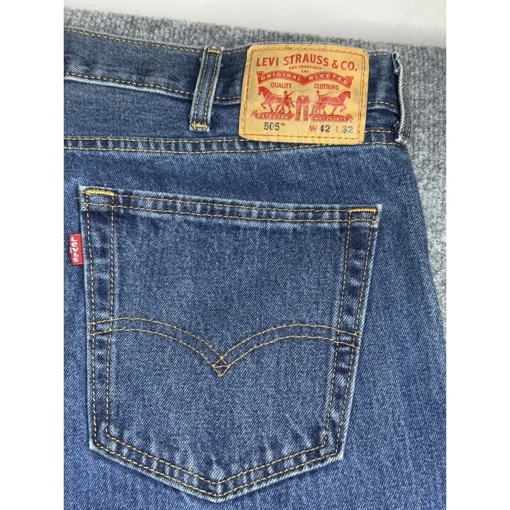 Levi's 505 Mens 42x32 Jeans Regular Fit Straight Leg Mid-Rise Cowboy Y2K