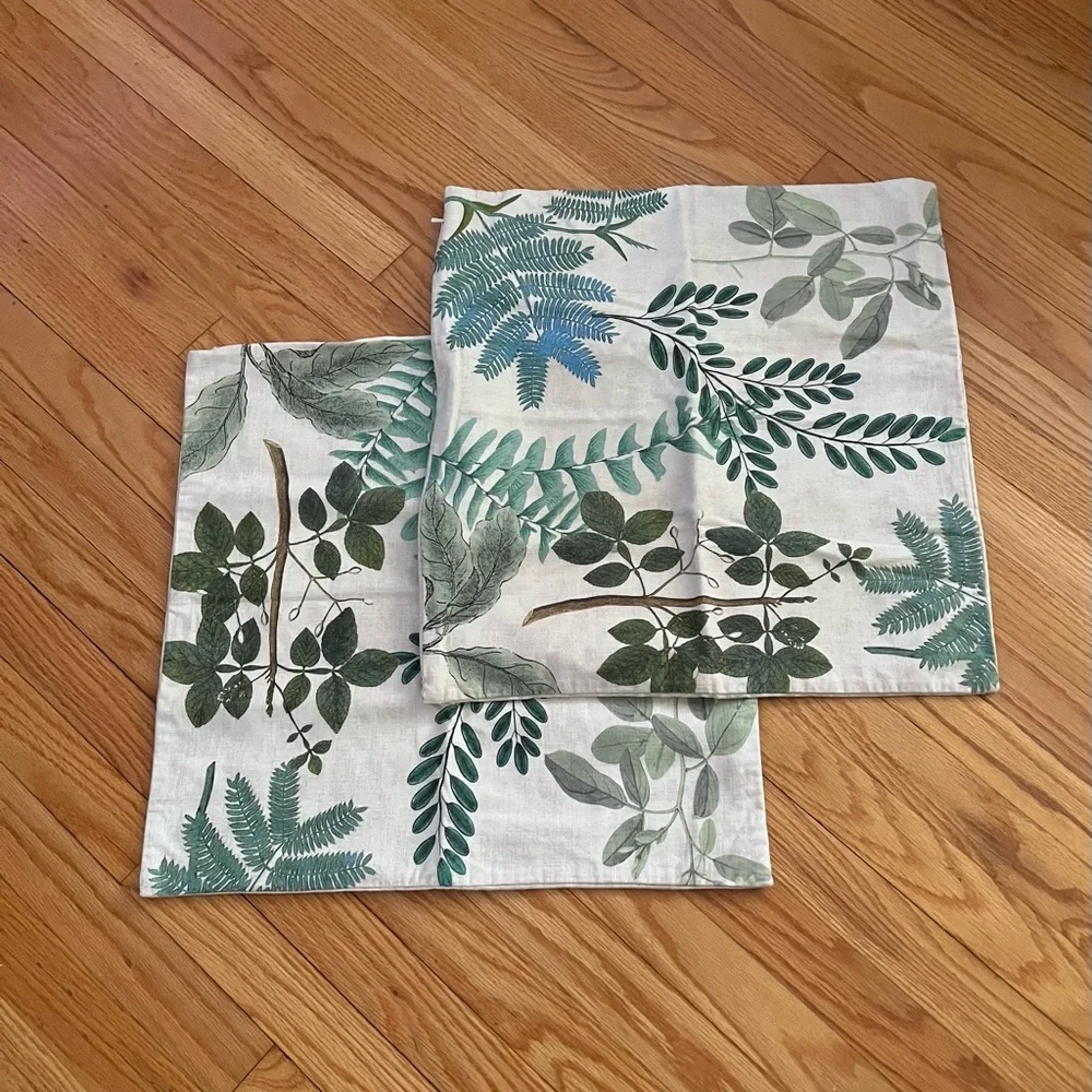 Set/ 2 POTTERY BARN  20' pillow fern/ leaf/ botanical covers