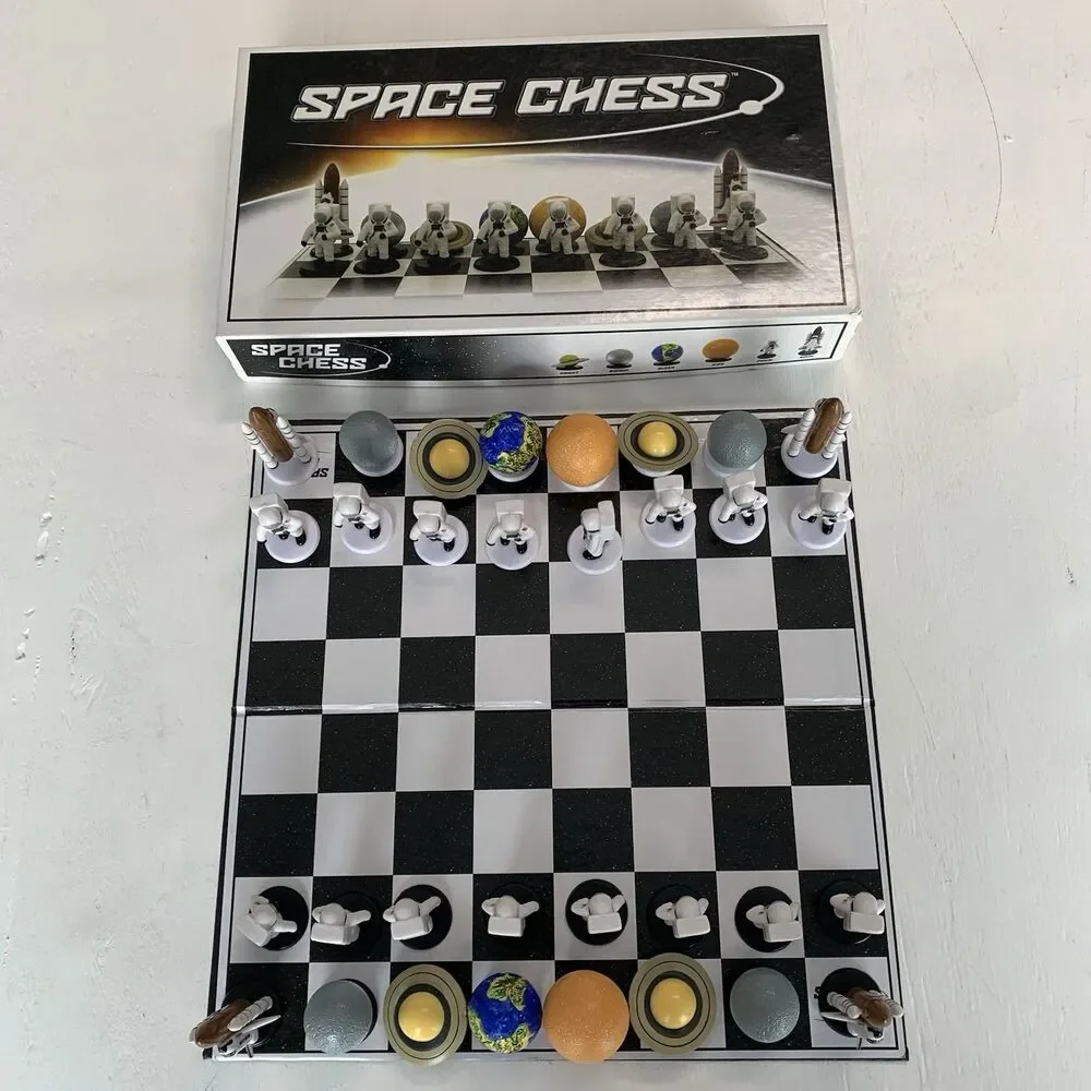 RICO/TAG EXPRESS UNIQE SPACE CHESS BOARD GAME 2001 COMPLETE SET