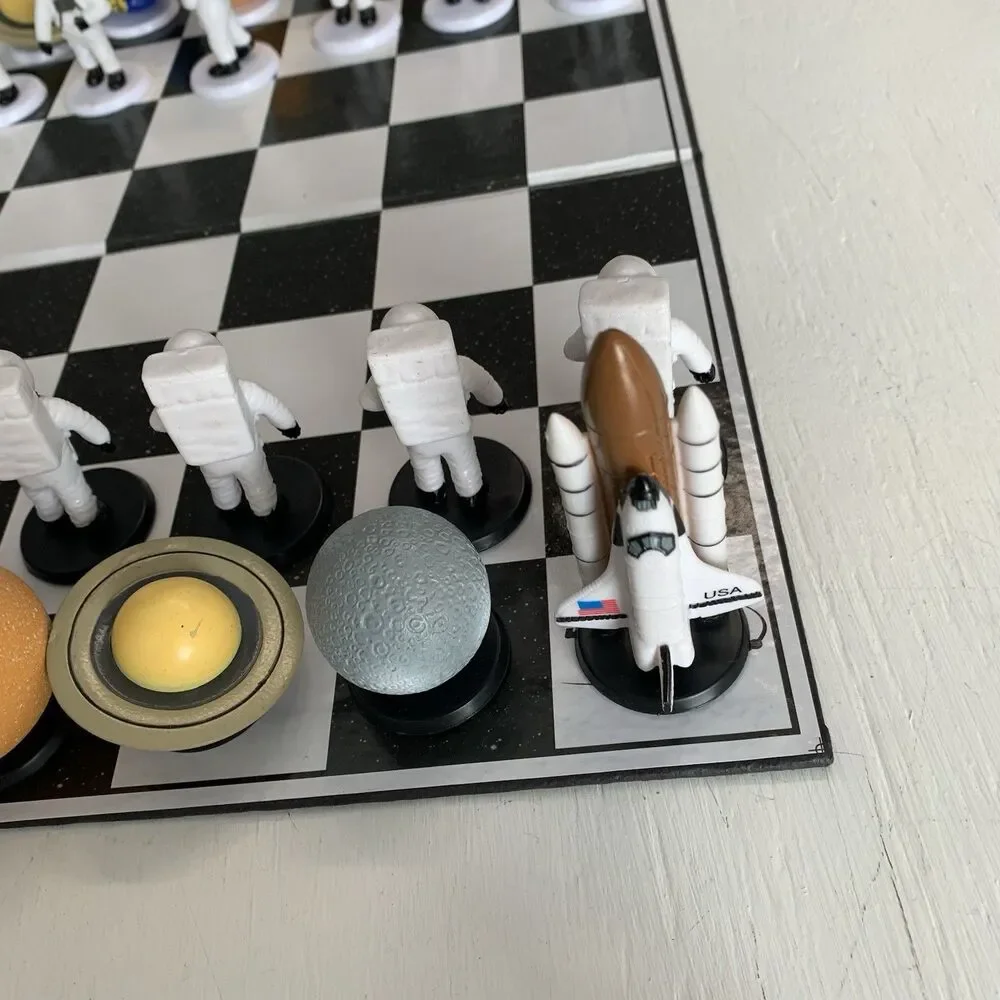 RICO/TAG EXPRESS UNIQE SPACE CHESS BOARD GAME 2001 COMPLETE SET