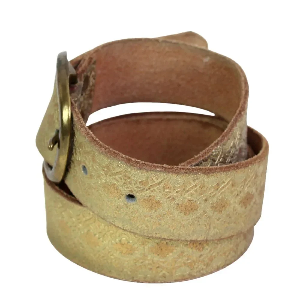 Unbranded tooled gold