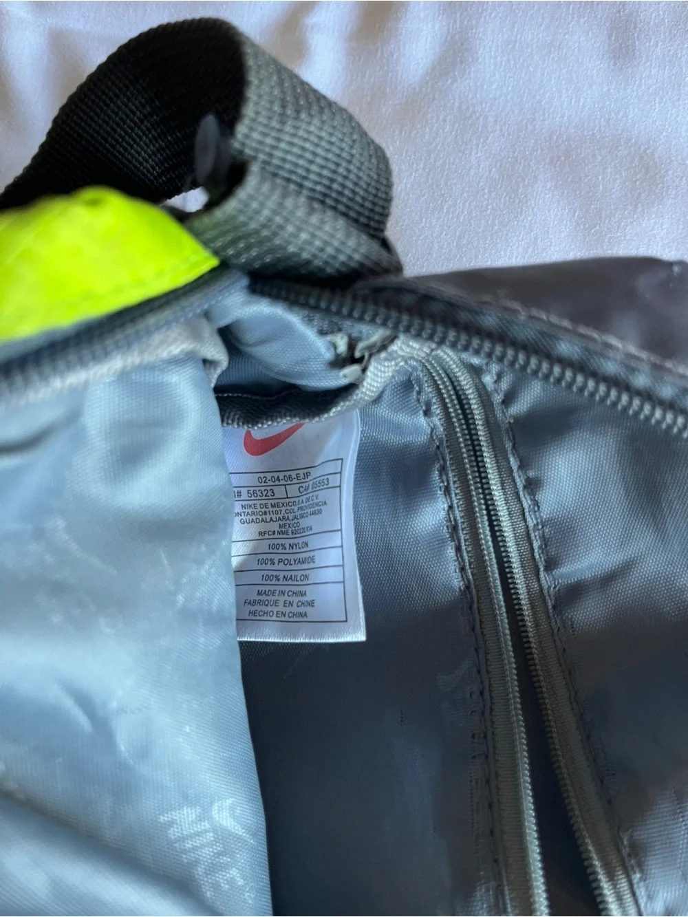 Nike Crossbody Messenger Shoulder Bag Neon Lime Green Grey Nylon 80s Vintage