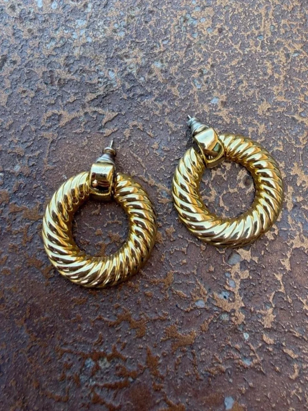 Vintage Gold plated twisted hoop costume jewelry earrings #chic #classy #timless