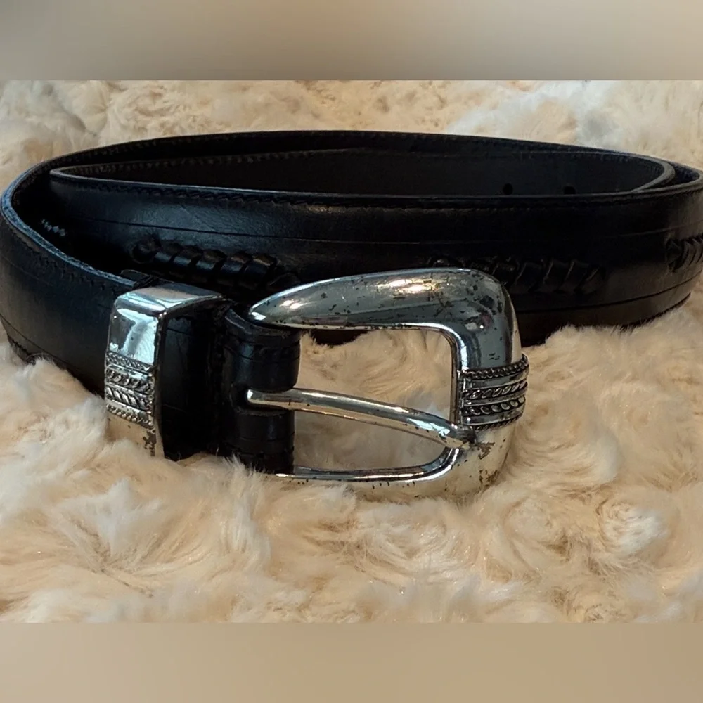 Textured Black Leather‎ Belt Shabby Silver Buckle Tapers Toward Belt Holes 36