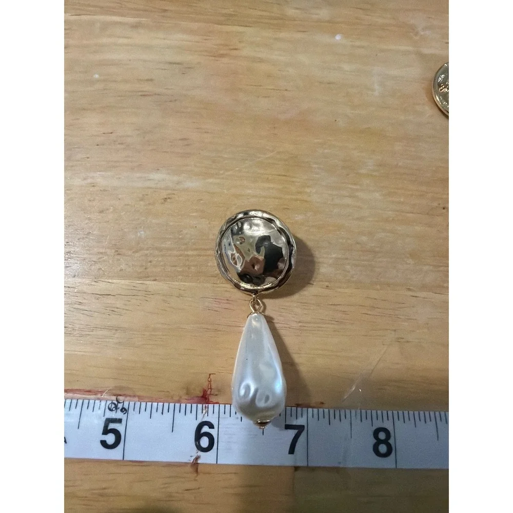 Hammered Gold Tone‎ Faux Baroque Pearl Teardrop Drop Dangle Post Earrings