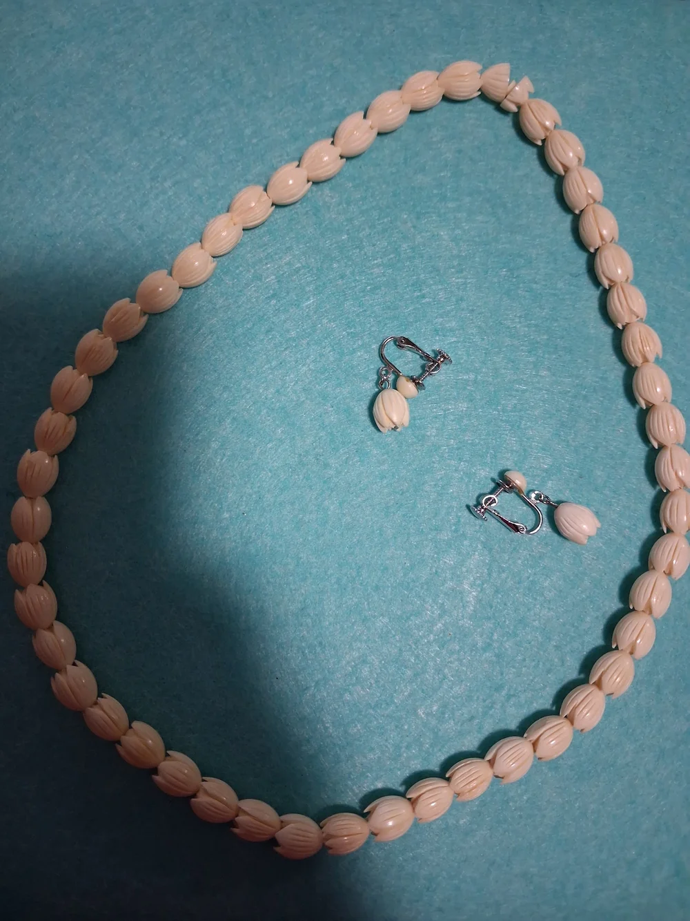Vintage Hawaiian Pikake Flower Bead Necklace & Sterling Earrings Set