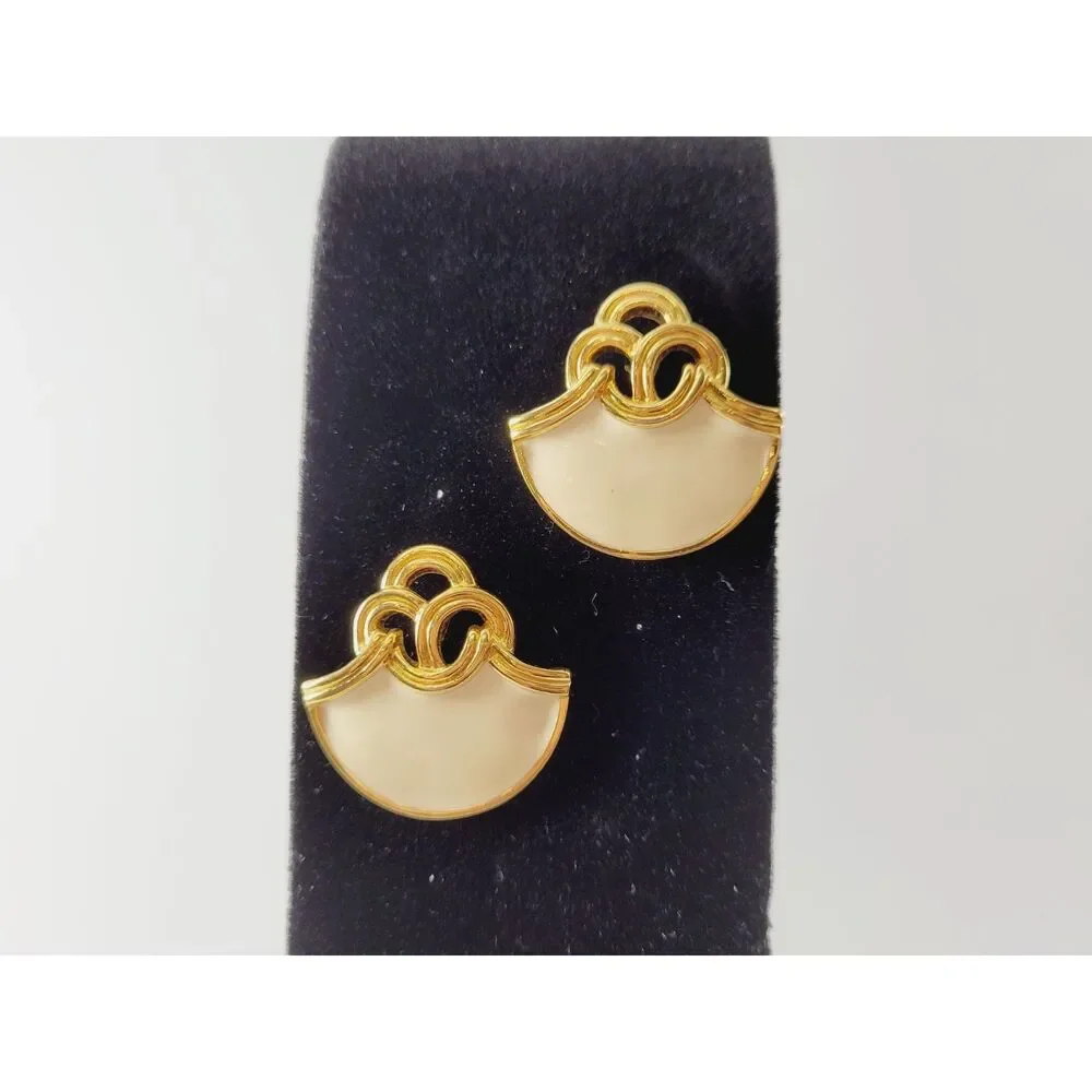Vtg Avon Ivory Enamel Vogue Style Gold and White Stud Earrings Fan Shape 1980s