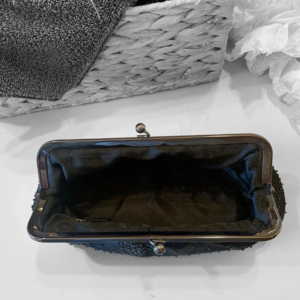 Vintage Express Black‎ Satin Beaded Snap Ball Closure Clutch Purse