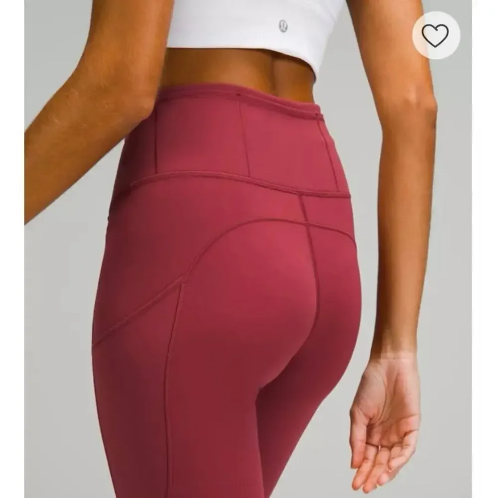 lululemon athletica 	•	condition excellent pockets