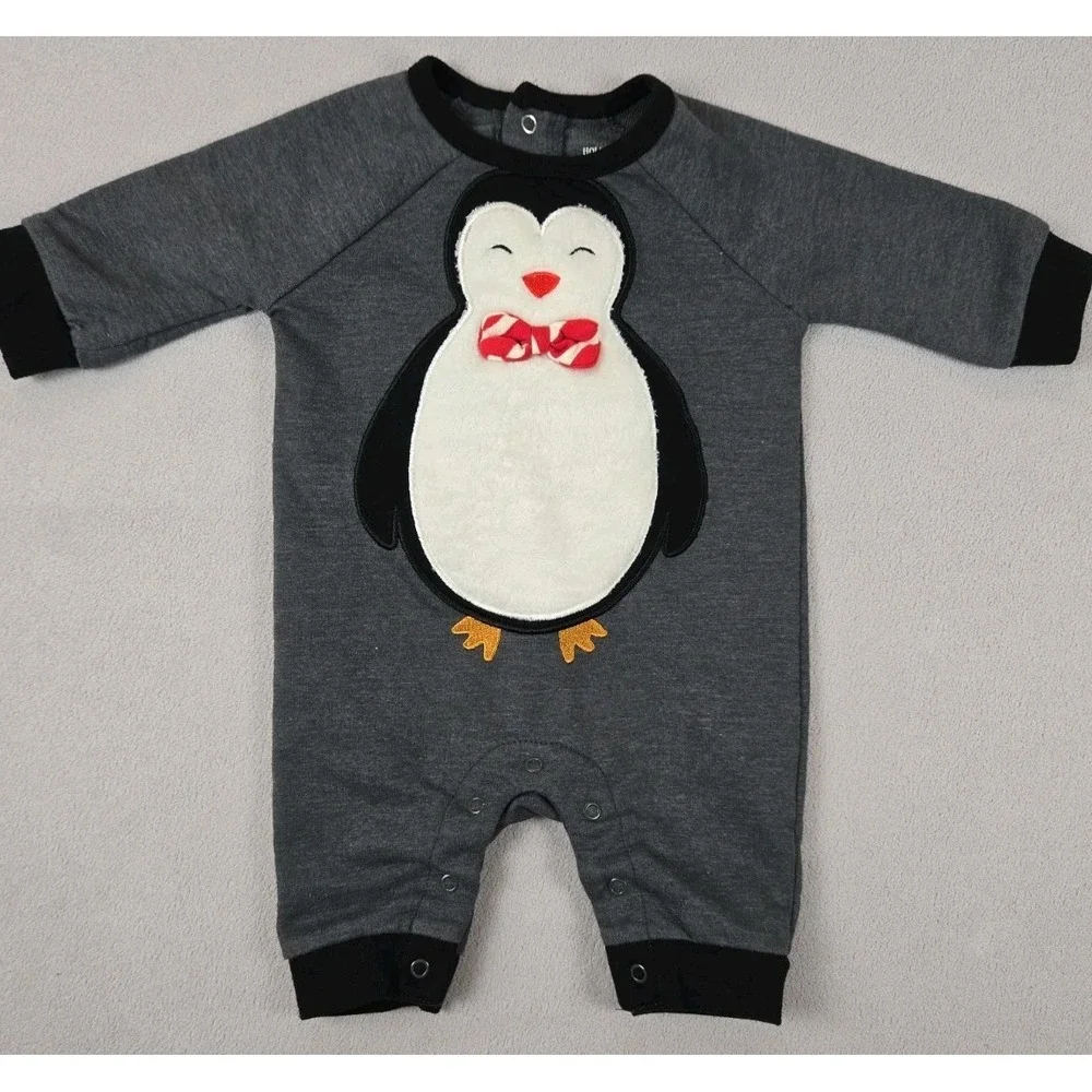 Holiday Time Baby Penguin Romper 0–3 Months Gray Long Sleeve Christmas‎ Outfit
